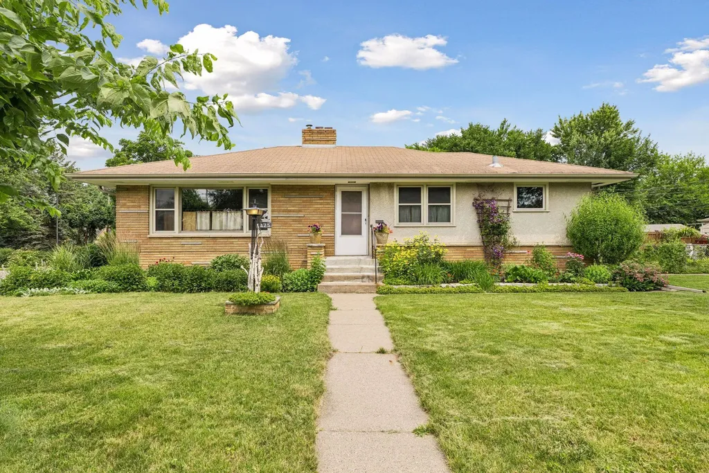 375 Jessamine Avenue W Saint Paul MN 55117