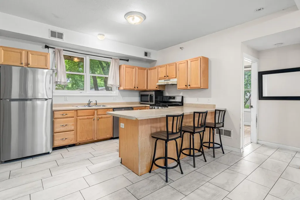 2827 Bryant Avenue N Minneapolis MN 55411