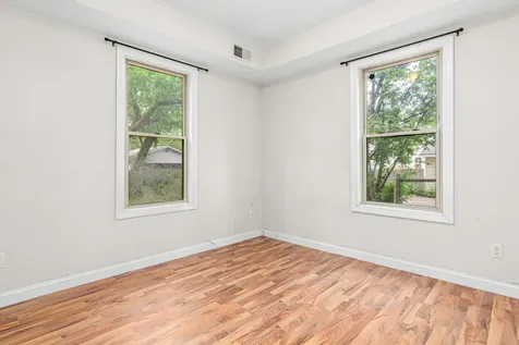 2827 Bryant Avenue N Minneapolis MN 55411