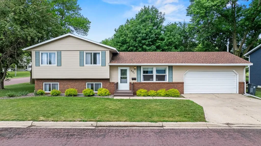 201 3rd Street E Tracy MN 56175