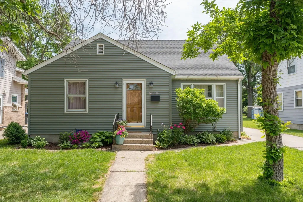 121 Winkler Street Mankato MN 56001