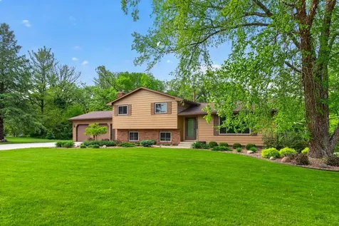 5633 Saint Mary Drive NW Rochester MN 55901