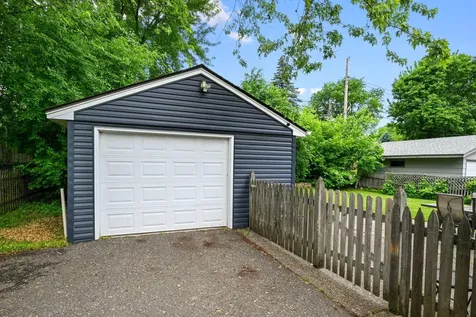 1031 Sumter Avenue N Golden Valley MN 55427