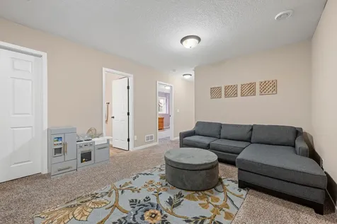 3062 Walden Drive Chaska MN 55318