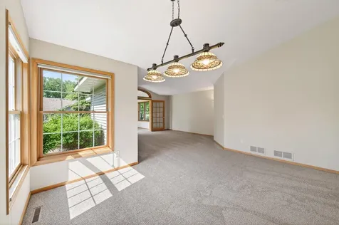 2133 Southwind Road Maplewood MN 55109