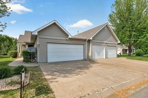 2133 Southwind Road Maplewood MN 55109