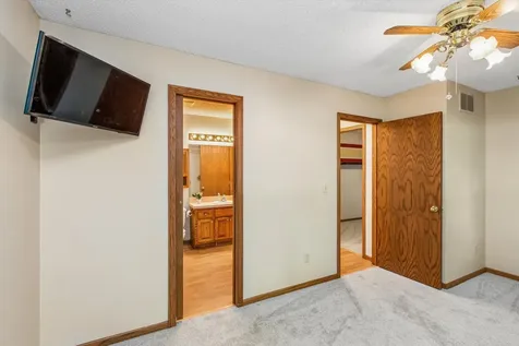326 Warner Avenue N Mahtomedi MN 55115