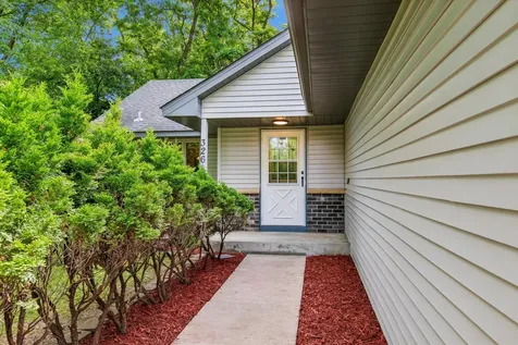 326 Warner Avenue N Mahtomedi MN 55115