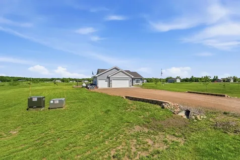8594 Dolphin Road Princeton MN 55371