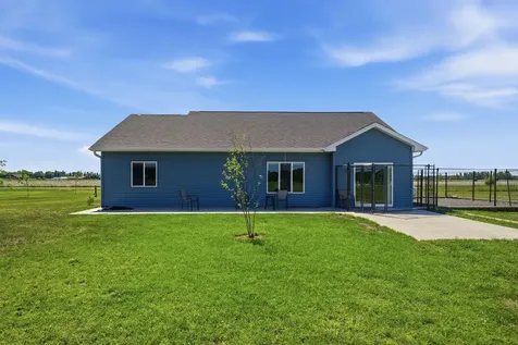 8594 Dolphin Road Princeton MN 55371