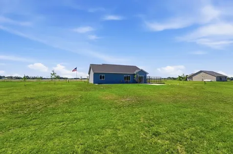 8594 Dolphin Road Princeton MN 55371