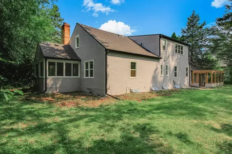 770 Viking Drive E Maplewood MN 55117