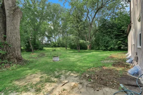 770 Viking Drive E Maplewood MN 55117