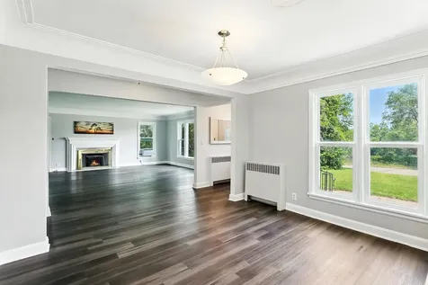 770 Viking Drive E Maplewood MN 55117