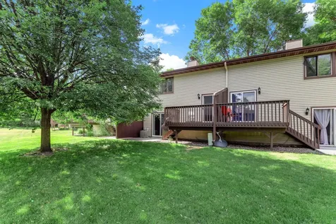 8709 Maplebrook Parkway N Brooklyn Park MN 55445