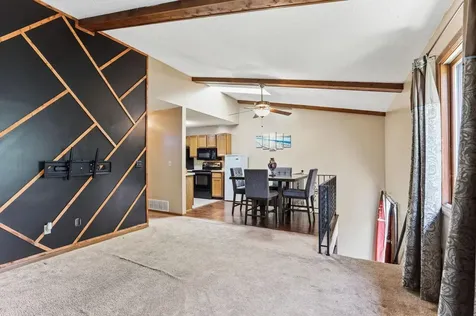 8709 Maplebrook Parkway N Brooklyn Park MN 55445