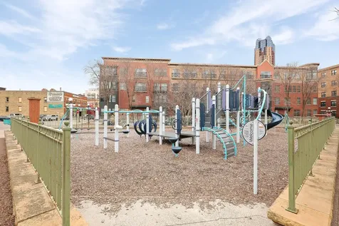 225 9th Street E Saint Paul MN 55101