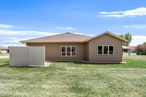 290 Acorn Place NE Owatonna MN 55060