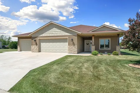 290 Acorn Place NE Owatonna MN 55060