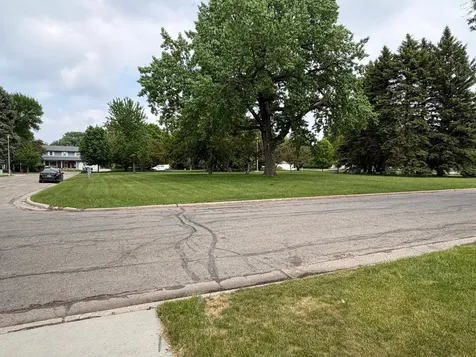 2457 W Country Club Drive S Fargo ND 58103