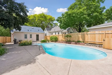 4621 36th Avenue S Minneapolis MN 55406