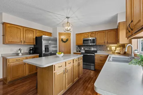 2721 Pampas Court Shakopee MN 55379