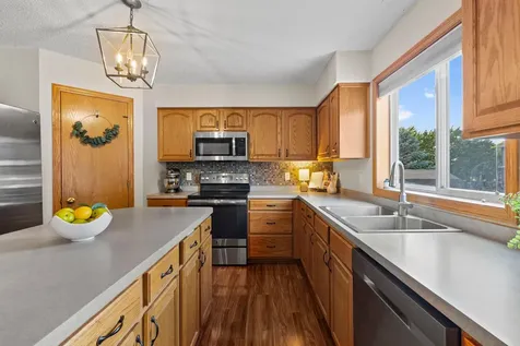 2721 Pampas Court Shakopee MN 55379