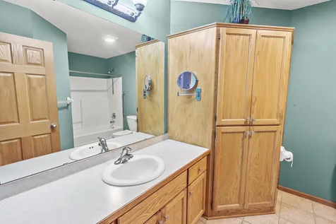 937 14th Lane SE Cambridge MN 55008