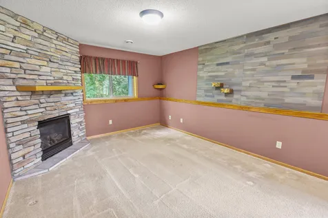 937 14th Lane SE Cambridge MN 55008