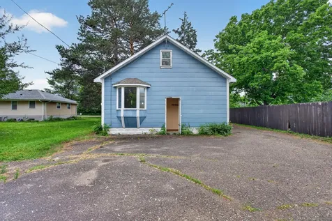 7624 68th Avenue N Brooklyn Park MN 55428