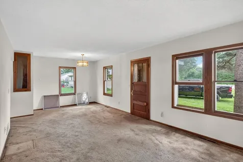 7624 68th Avenue N Brooklyn Park MN 55428