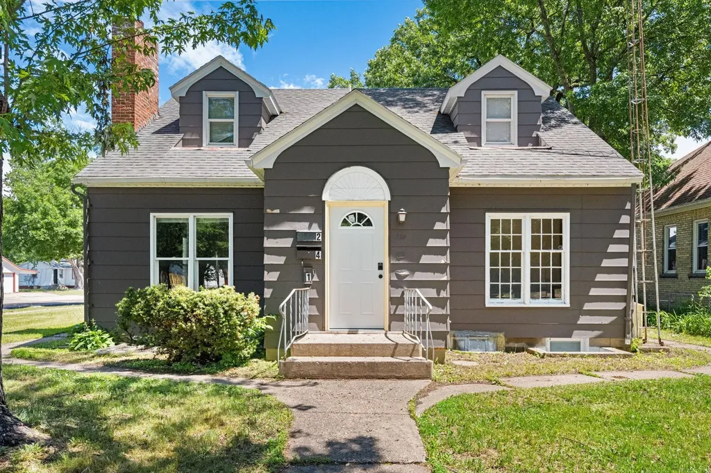 704 8th Avenue S Saint Cloud MN 56301