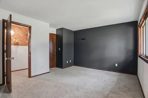 2455 Crestwood Drive North Saint Paul MN 55109