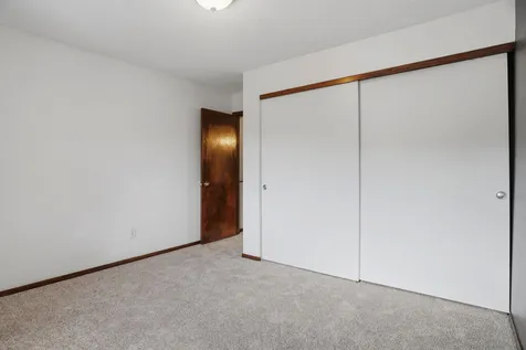 2455 Crestwood Drive North Saint Paul MN 55109