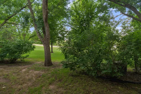 2455 Crestwood Drive North Saint Paul MN 55109