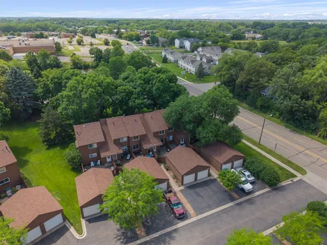 2455 Crestwood Drive North Saint Paul MN 55109