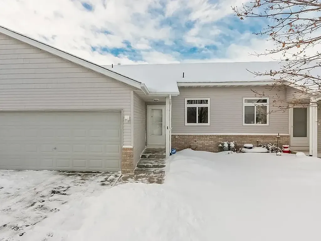 1523 Balinese Street Shakopee MN 55379