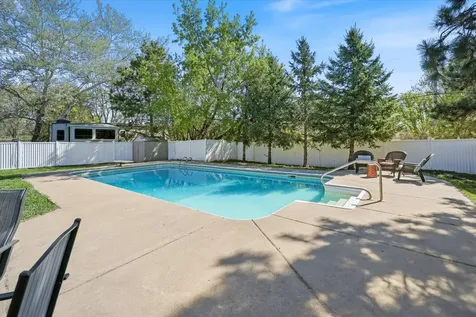 512 Hyde Avenue N Mahtomedi MN 55115