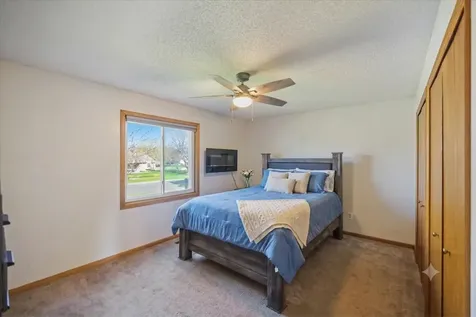 512 Hyde Avenue N Mahtomedi MN 55115
