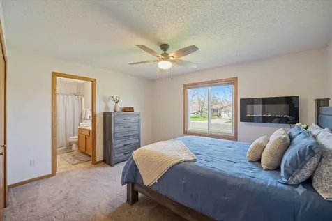 512 Hyde Avenue N Mahtomedi MN 55115