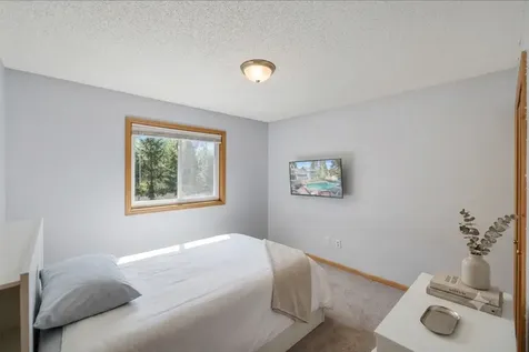 512 Hyde Avenue N Mahtomedi MN 55115