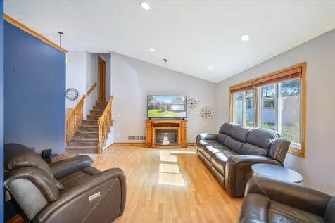 512 Hyde Avenue N Mahtomedi MN 55115