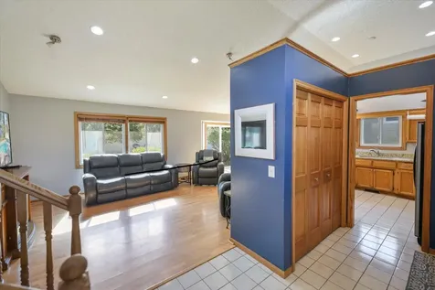 512 Hyde Avenue N Mahtomedi MN 55115