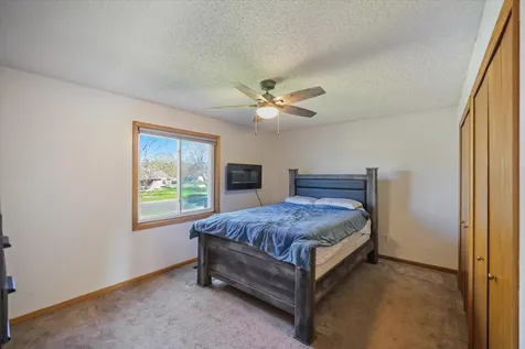 512 Hyde Avenue N Mahtomedi MN 55115