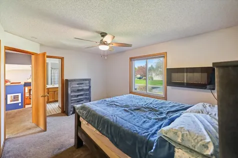 512 Hyde Avenue N Mahtomedi MN 55115