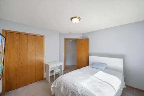 512 Hyde Avenue N Mahtomedi MN 55115