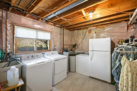 512 Hyde Avenue N Mahtomedi MN 55115