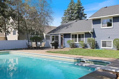 512 Hyde Avenue N Mahtomedi MN 55115