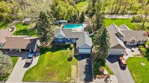 512 Hyde Avenue N Mahtomedi MN 55115