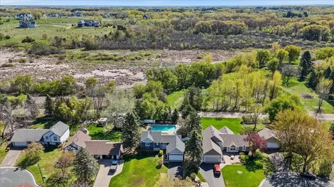 512 Hyde Avenue N Mahtomedi MN 55115